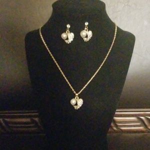 Necklace and earrings set